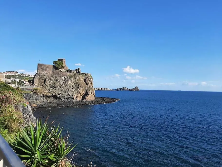 Casa Carolina, A 20 Metri Dal Mare In Pieno Centro Apartment Aci Castello 0*,